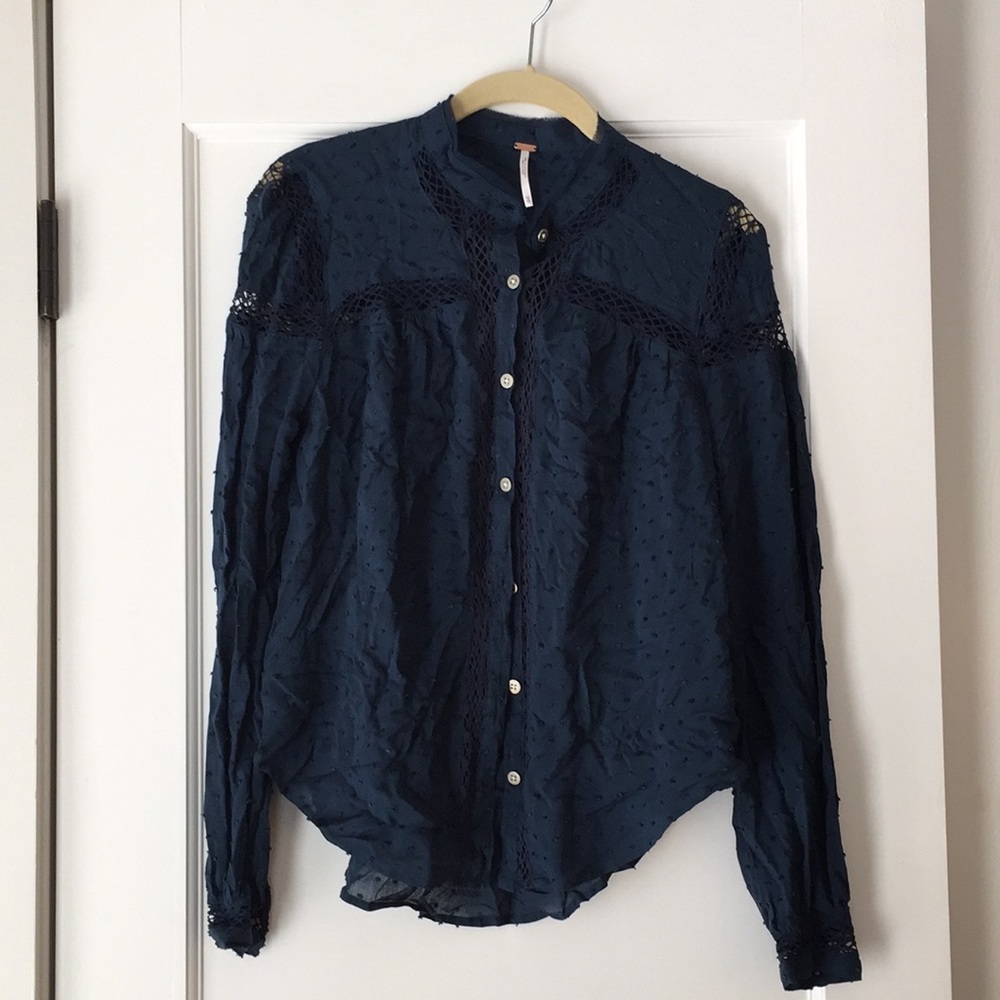 Free People ✨ long sleeve shirt sz XS